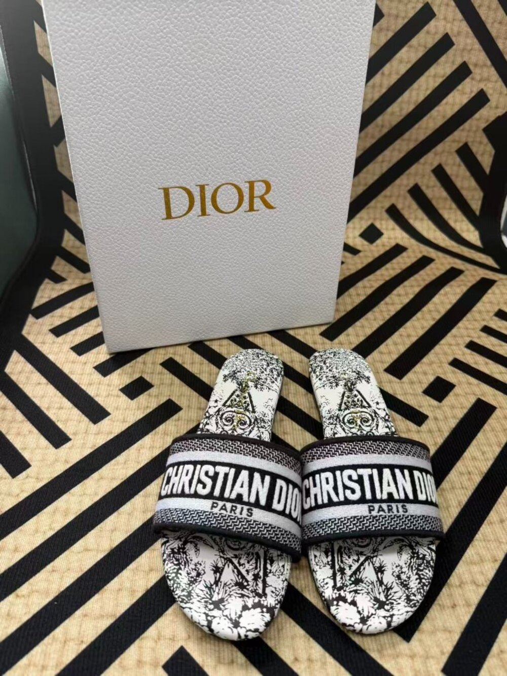 Dior Women’s Black and White Sandals